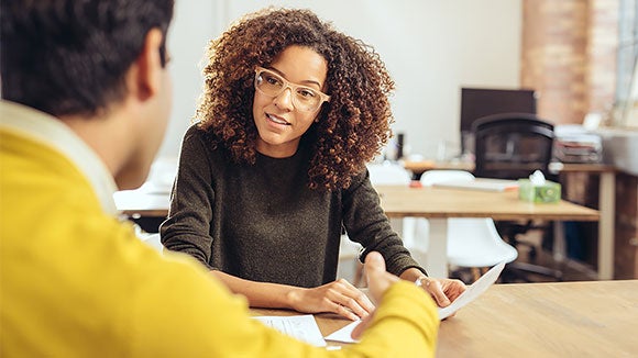 Tytuł obrazka Finance professionals in a meeting
