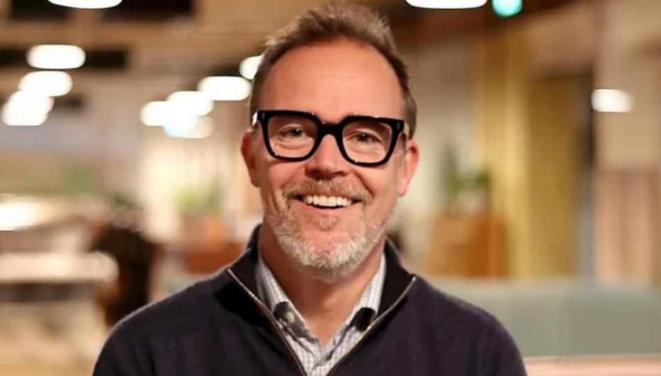Chris-E-932x530.png